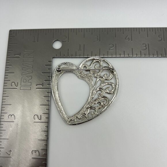 Silver Foiled Art Nouveau Openwork Filigree Spiral unmarked heart brooch pin - Picture 5 of 5